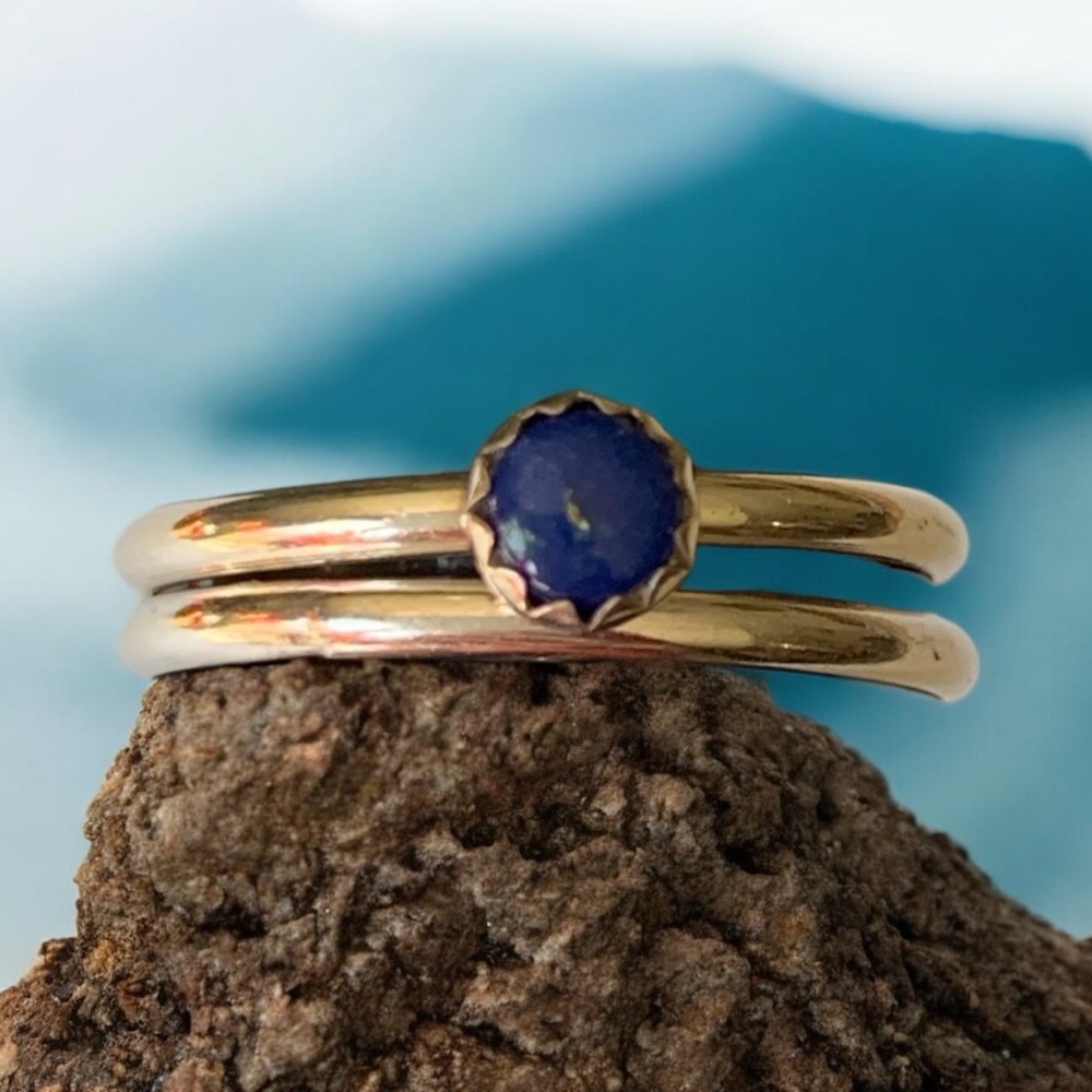 Tiny Sterling Double Band Ring with Blue Lapis Lazuli Stone, size 6 1/4